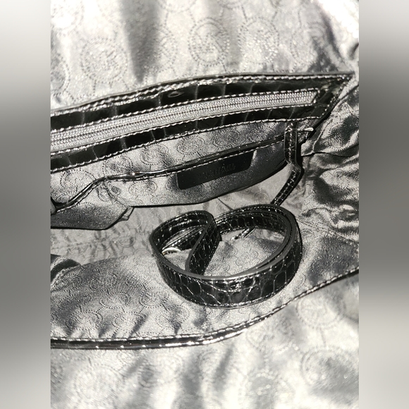 MICHAEL MICHAEL KORS Joan Patent Leather Satchel good condition - Picture 2 of 16